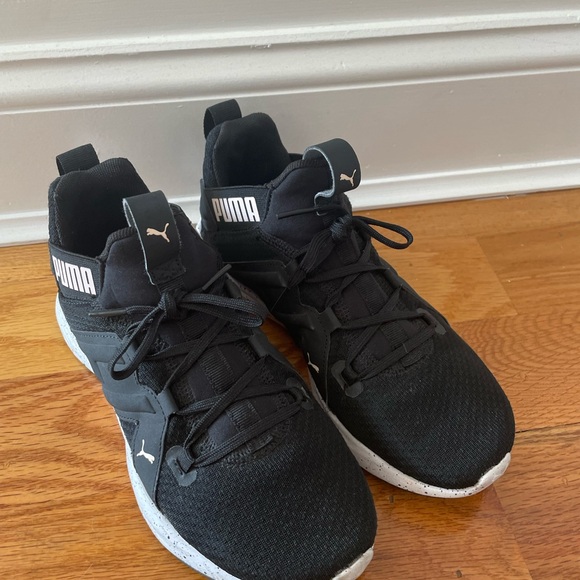 Puma Black and‎ White Sneakers - Picture 2 of 6